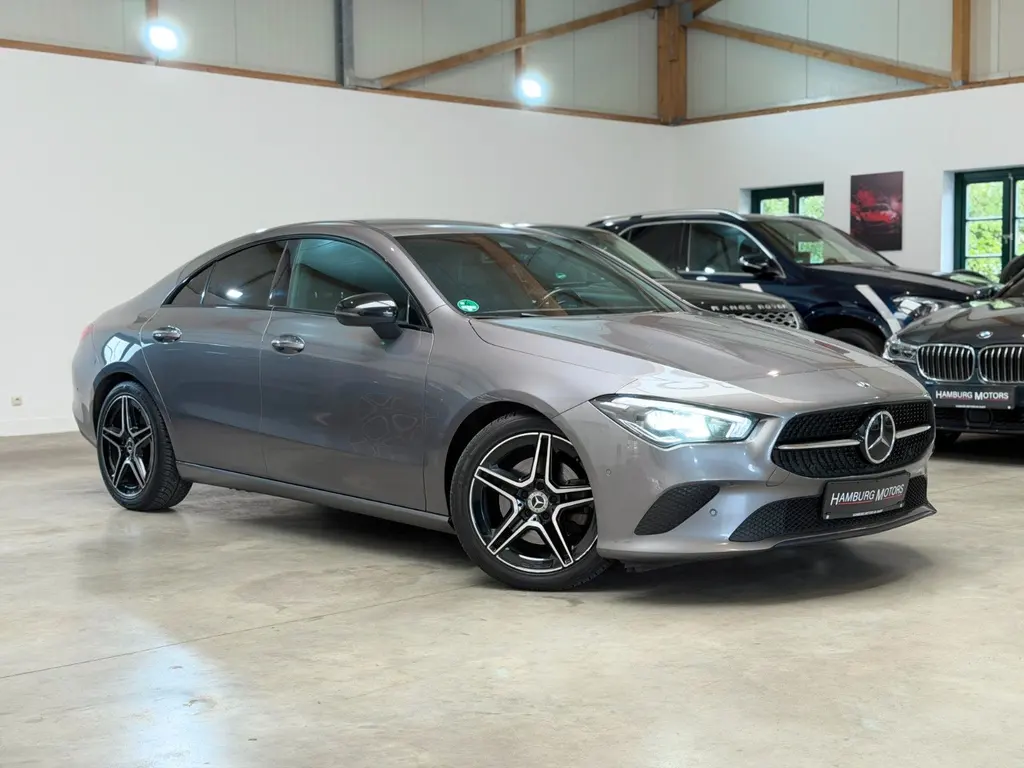 Mercedes-Benz CLA 220 d Coupé – Bild 2 von 36
