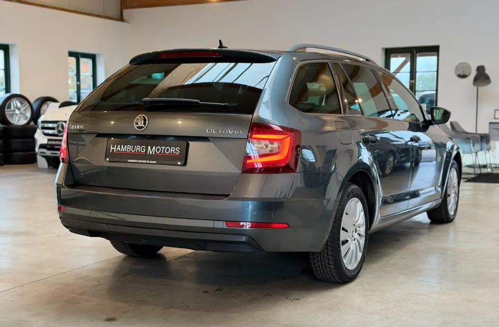 Skoda Octavia Combi 2.0 TDI – Bild 3 von 29