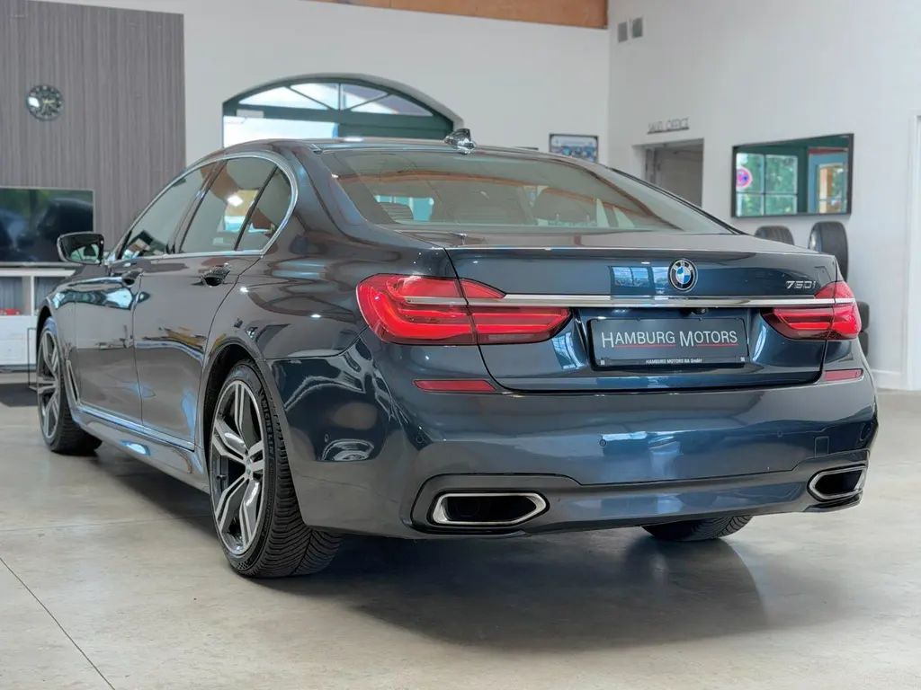 BMW 750i – Bild 4 von 37