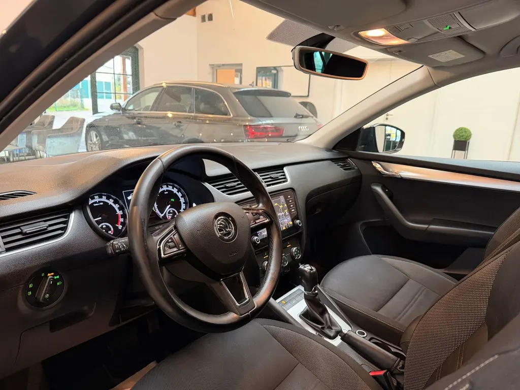 Skoda Octavia Combi 2.0 TDI – Bild 5 von 29
