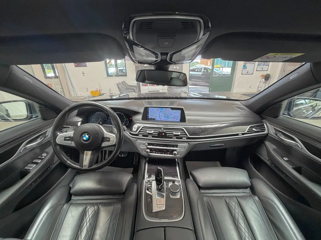 BMW 750i – Bild 6 von 37