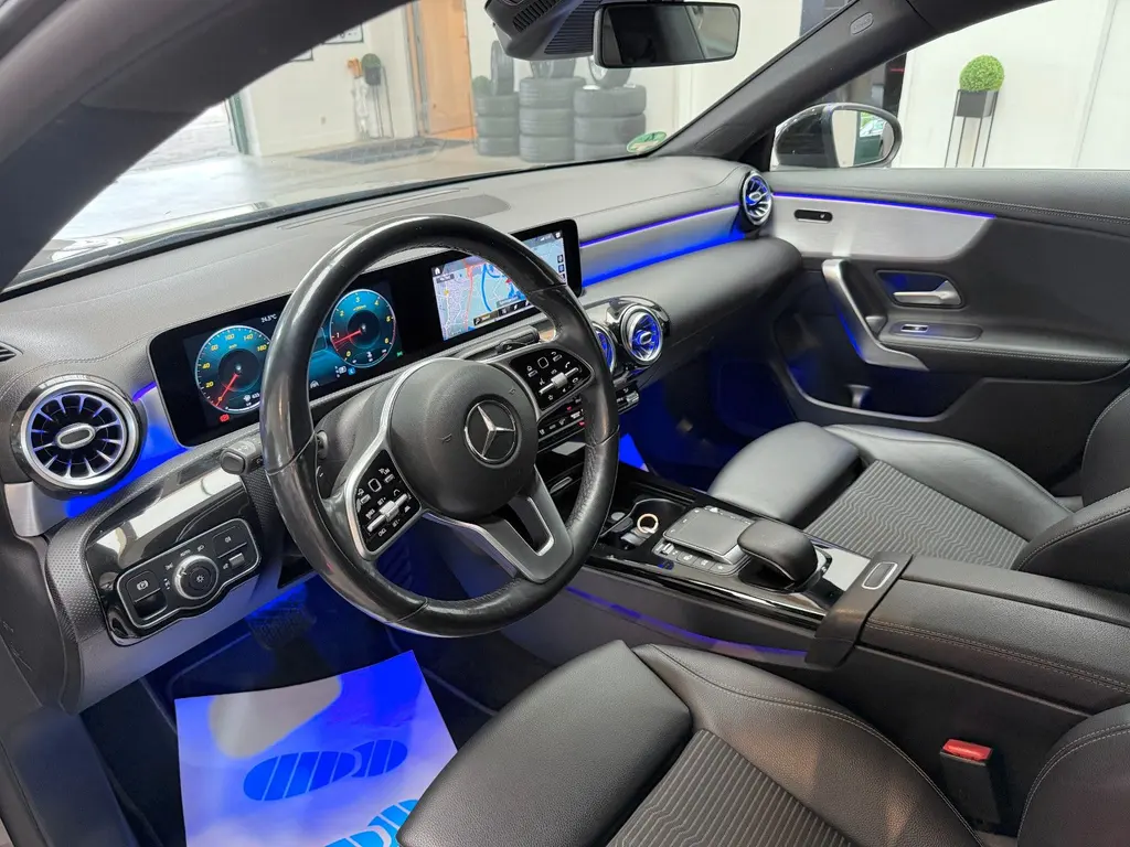 Mercedes-Benz CLA 220 d Coupé – Bild 6 von 36