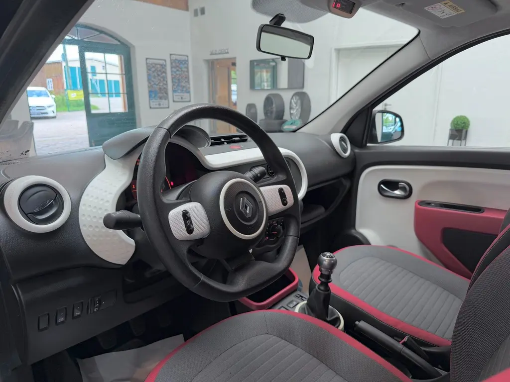 Renault Twingo 0.9 Benzin – Bild 6 von 26