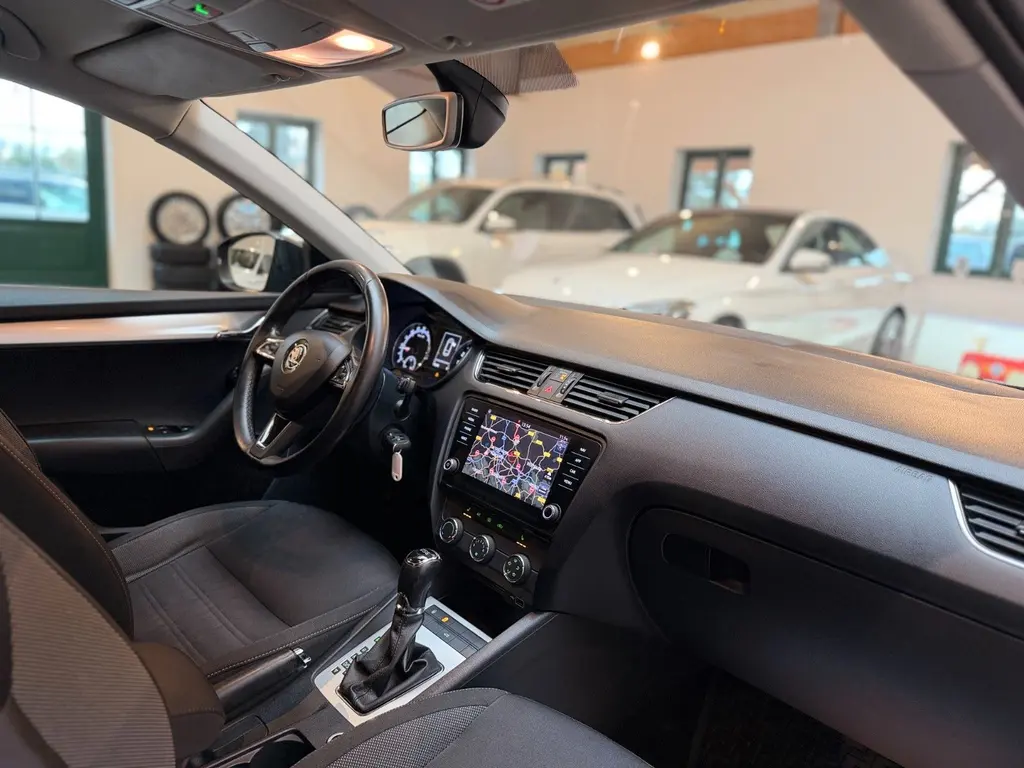 Skoda Octavia Combi 2.0 TDI – Bild 7 von 29