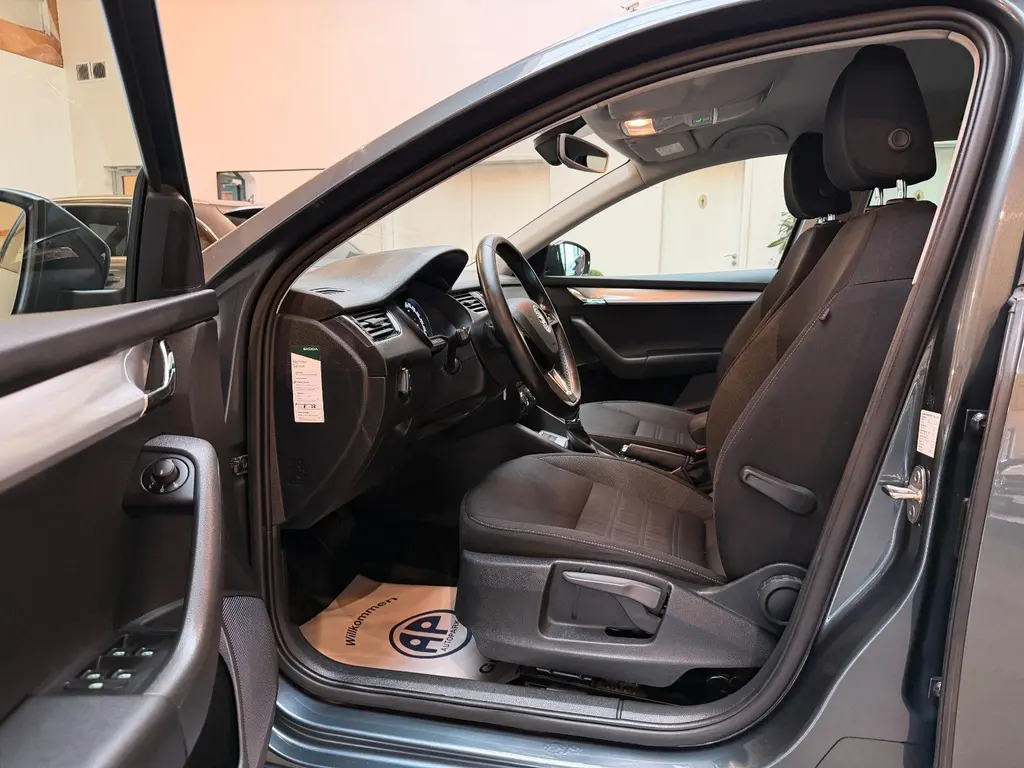 Skoda Octavia Combi 2.0 TDI – Bild 8 von 29