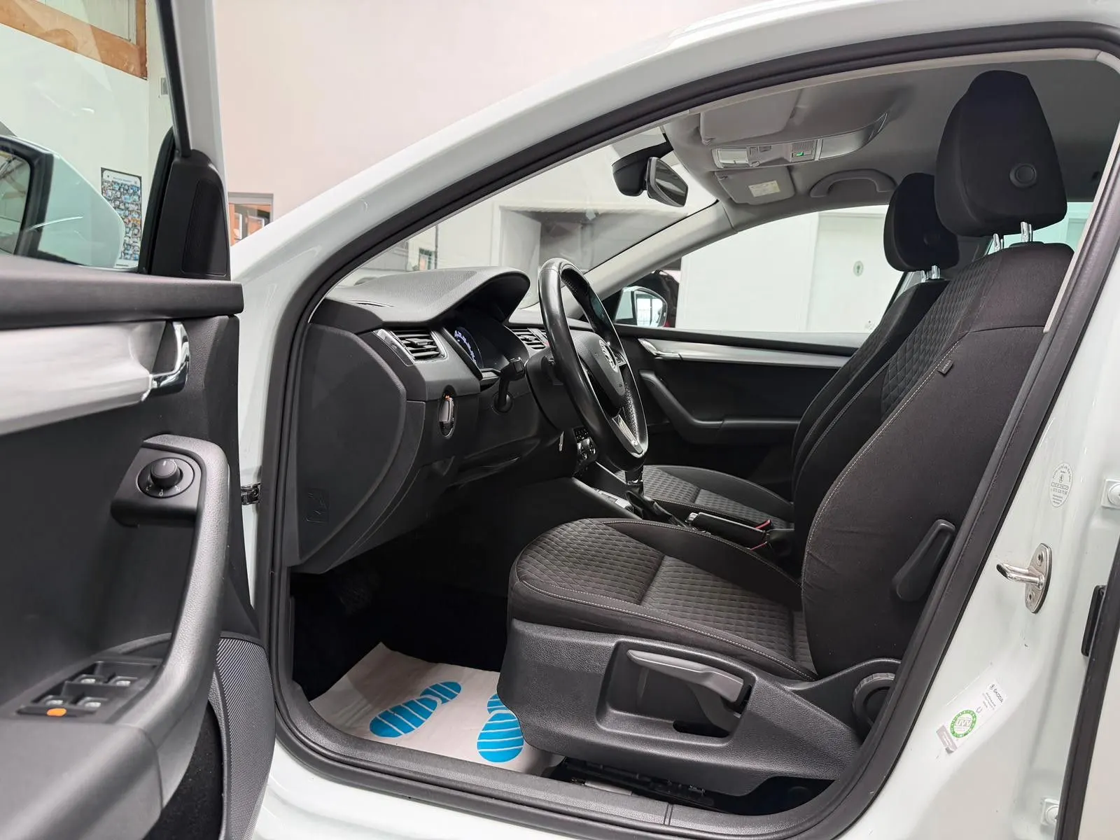 Skoda Octavia Combi 1.6 TDI, Bild 8 von 32