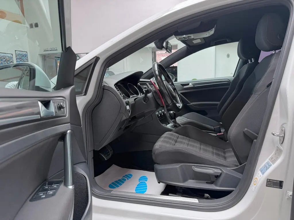 Volkswagen Golf Variant 2.0 TDI – Bild 8 von 36