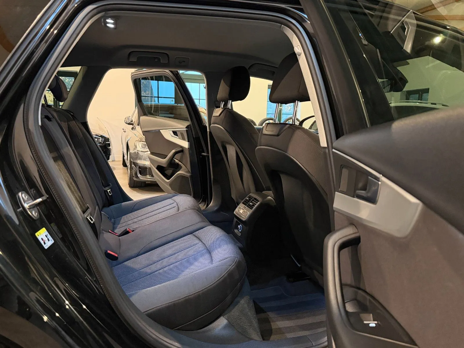 Audi A4 Avant 2.0 TDI, Bild 8 von 33