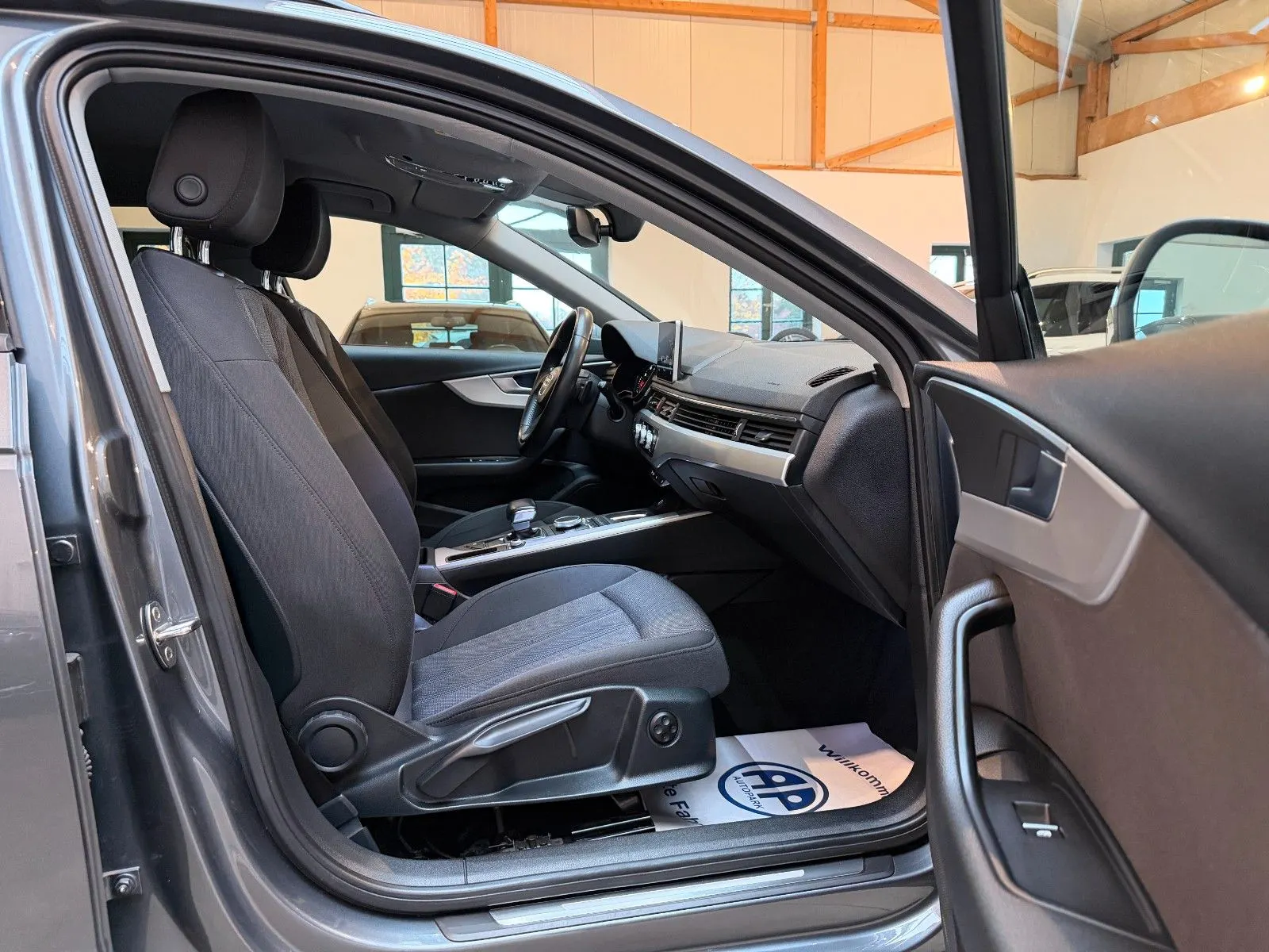 Audi A4 Avant 2.0 TDI, Bild 9 von 32