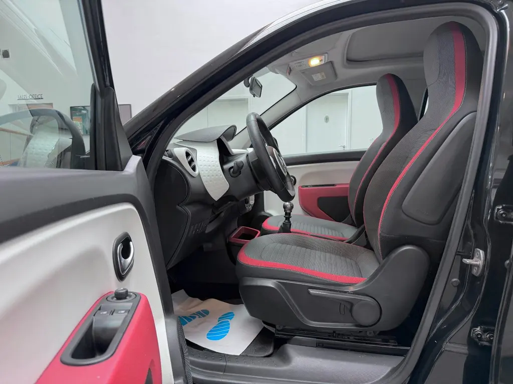 Renault Twingo 0.9 Benzin – Bild 9 von 26