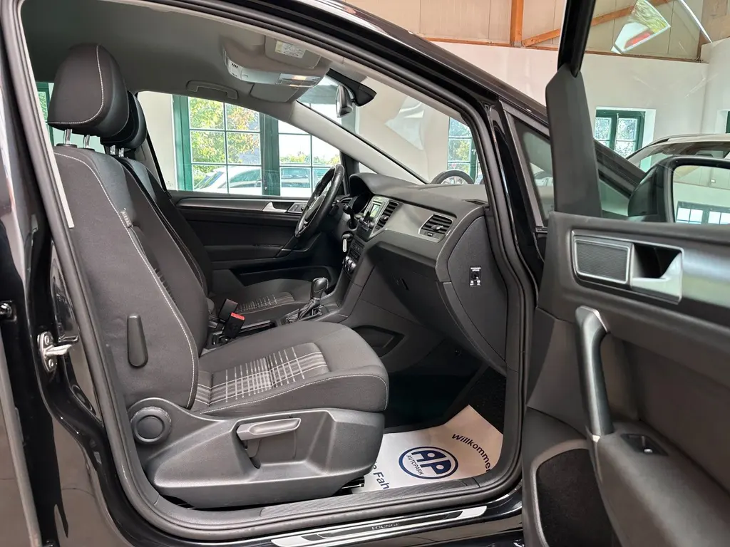 Volkswagen Golf Sportsvan 1.4 TSI BMT – Bild 9 von 30