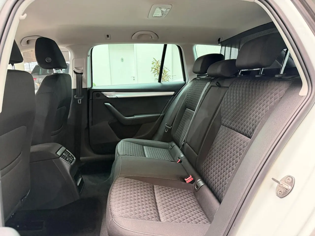 Skoda Octavia Combi 1.6 TDI, Bild 9 von 32