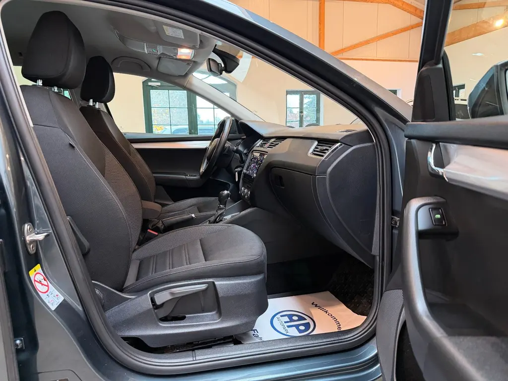 Skoda Octavia Combi 2.0 TDI – Bild 9 von 29