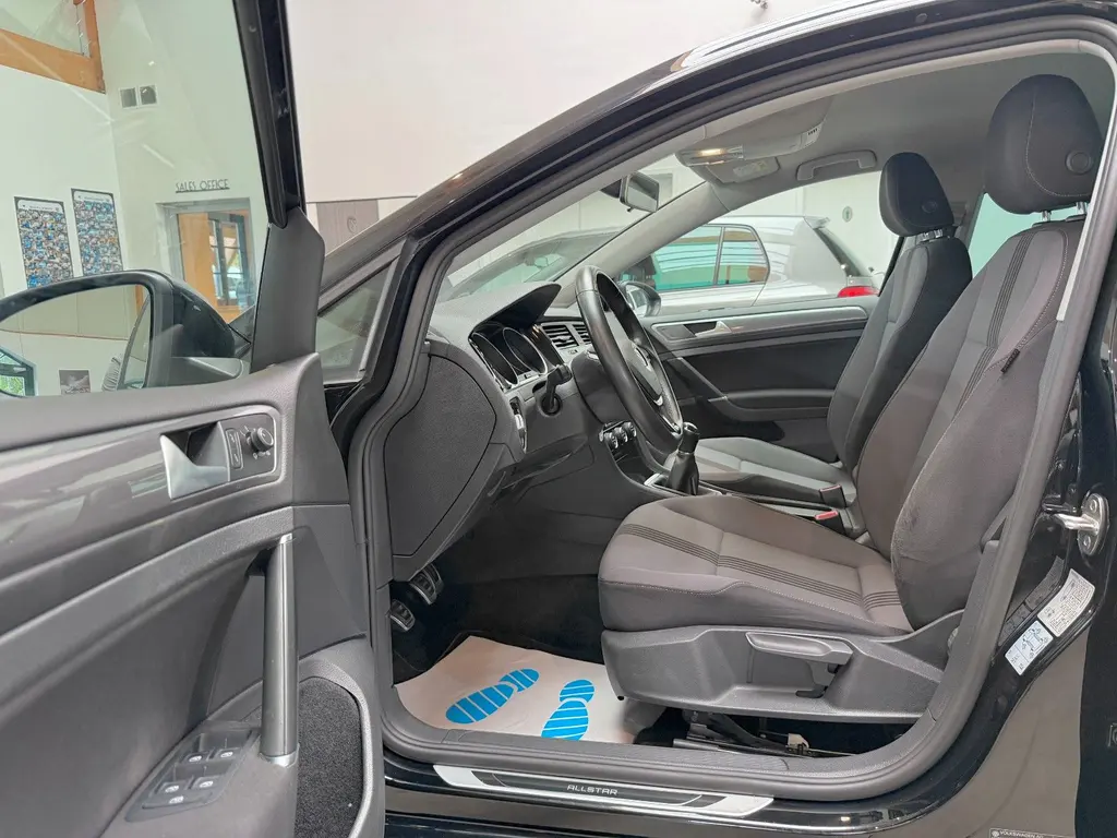 Volkswagen Golf Lim. 2.0 TDI BMT – Bild 9 von 34