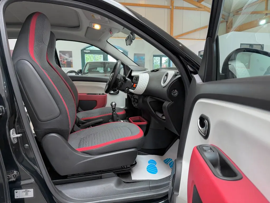 Renault Twingo 0.9 Benzin – Bild 10 von 26