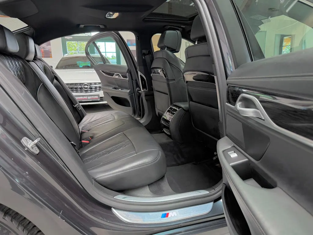 BMW 750i – Bild 10 von 37