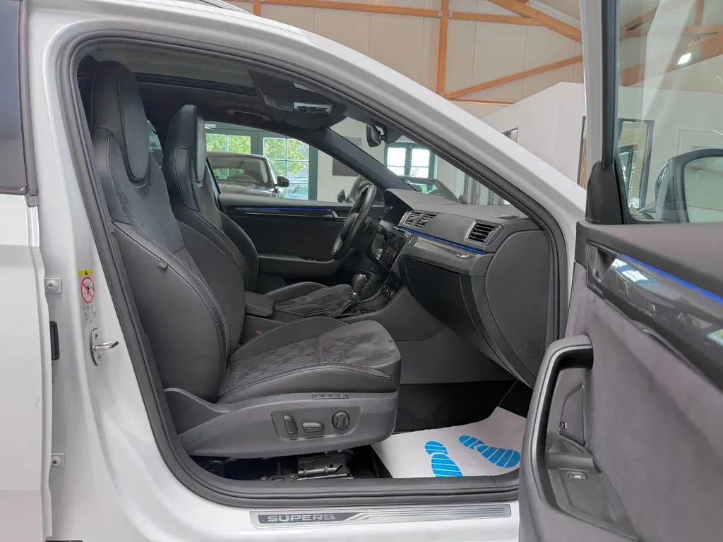 Skoda Superb Combi 2.0 TDI 4x4 – Bild 11 von 40