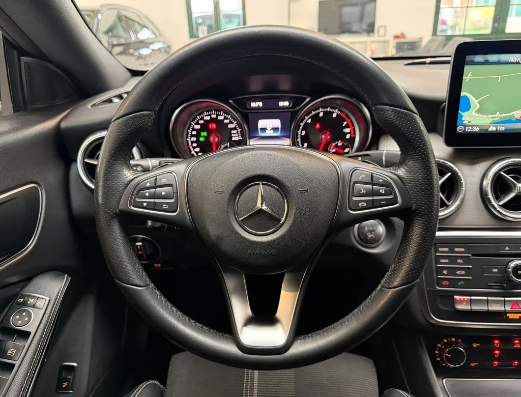 Mercedes-Benz CLA 180 CGI Shooting Brake – Bild 11 von 30