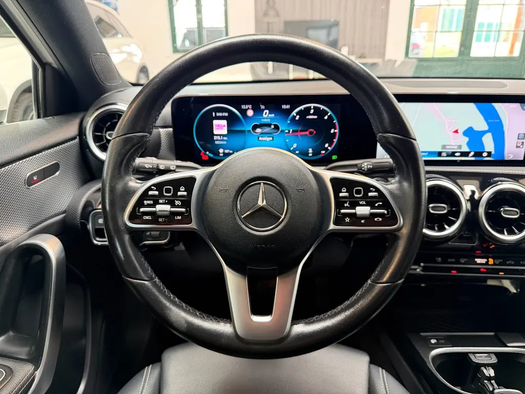 Mercedes-Benz A 200d – Bild 11 von 36