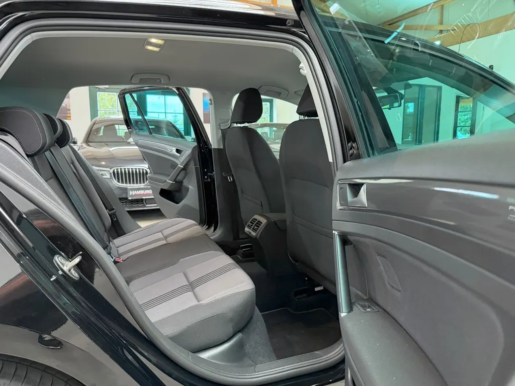 Volkswagen Golf Lim. 2.0 TDI BMT – Bild 11 von 34
