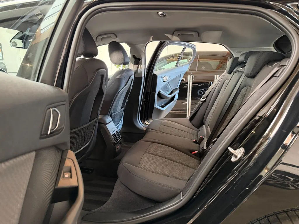 BMW 116d – Bild 11 von 32