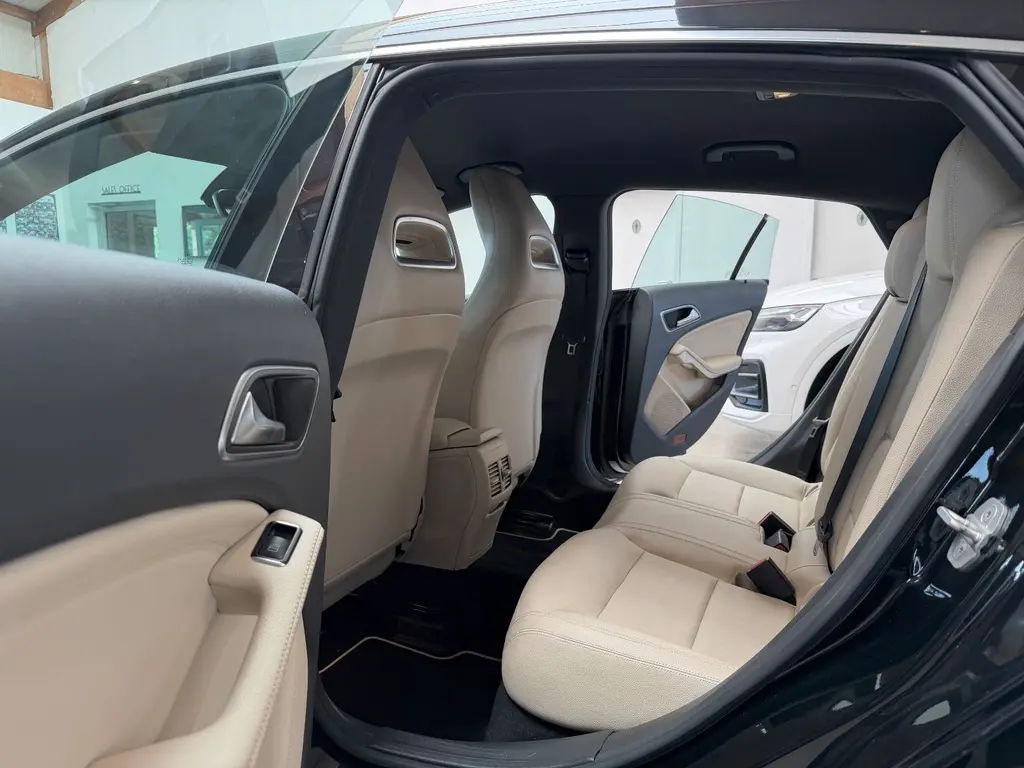 Mercedes-Benz CLA 200 Shooting Brake – Bild 11 von 32