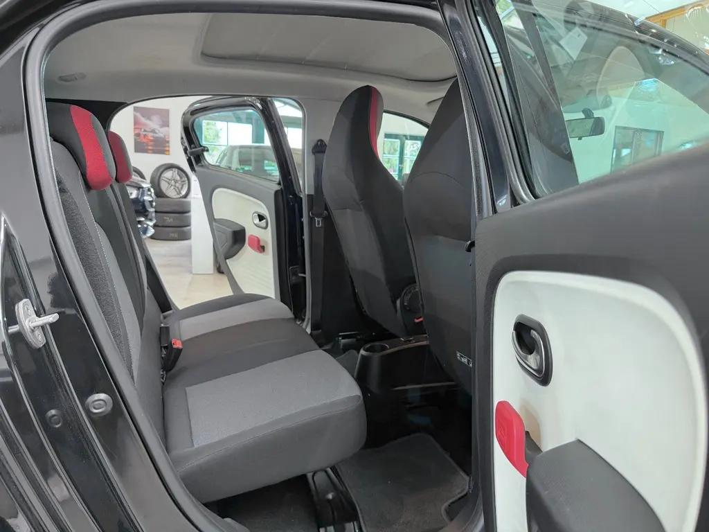 Renault Twingo 0.9 Benzin – Bild 11 von 26