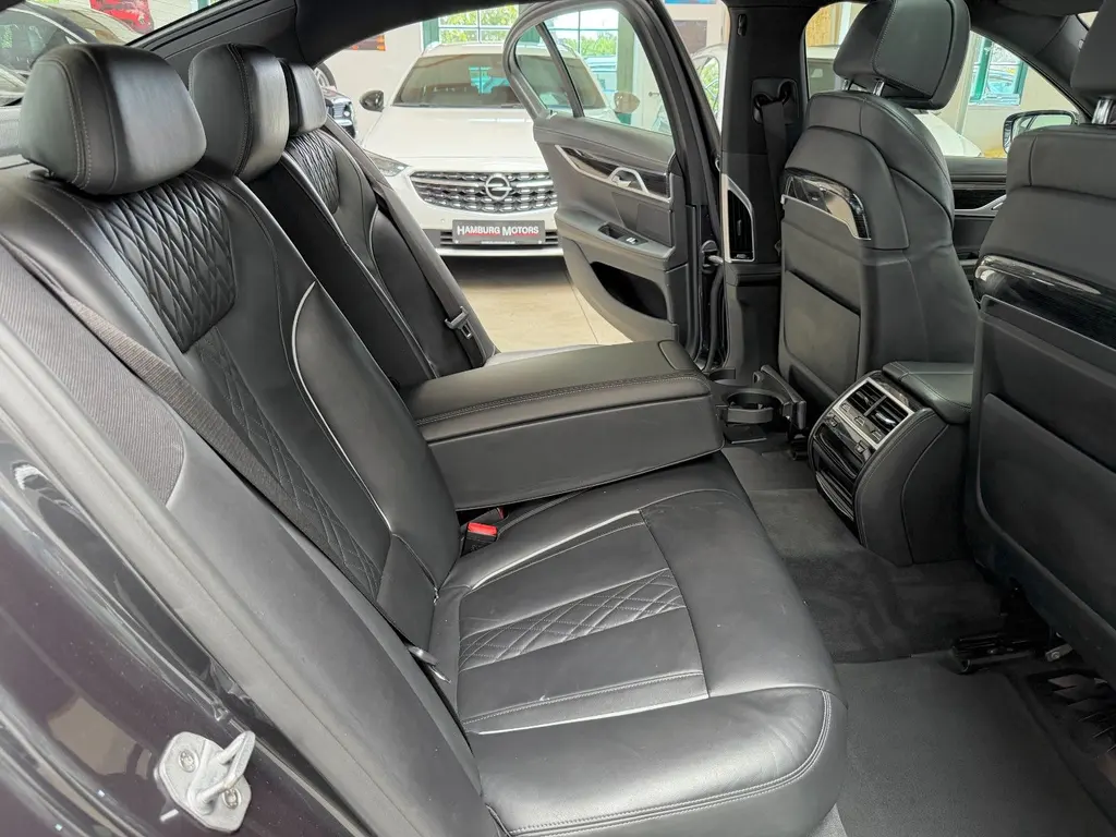 BMW 750i – Bild 11 von 37