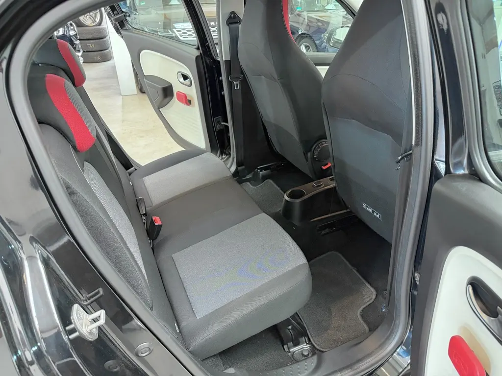 Renault Twingo 0.9 Benzin – Bild 12 von 26