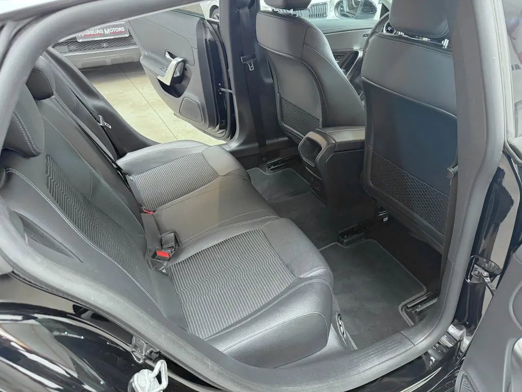 Mercedes-Benz CLA 200 d Shooting Brake – Bild 12 von 33