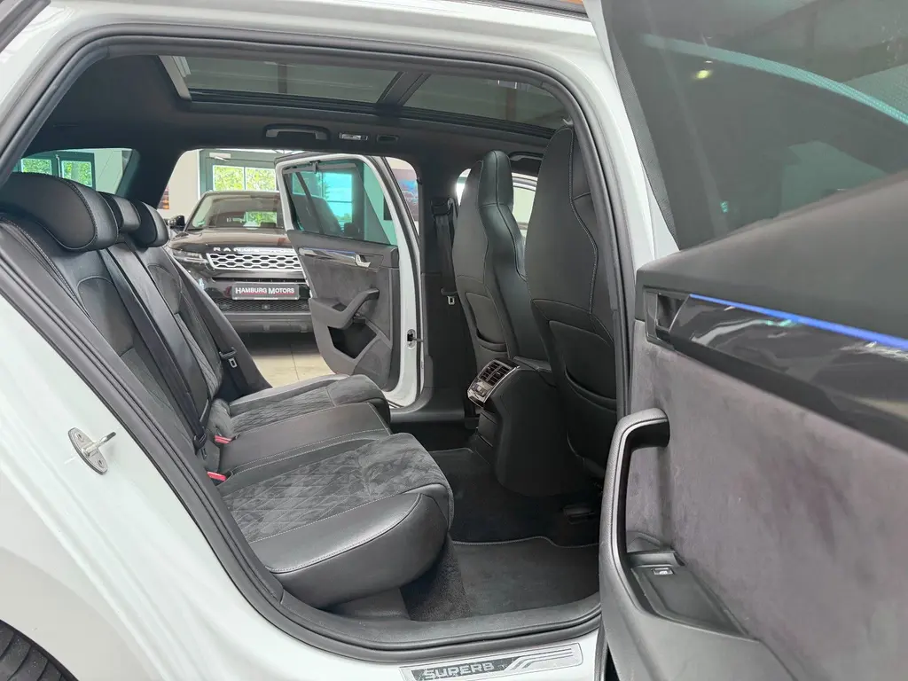 Skoda Superb Combi 2.0 TDI 4x4 – Bild 12 von 40