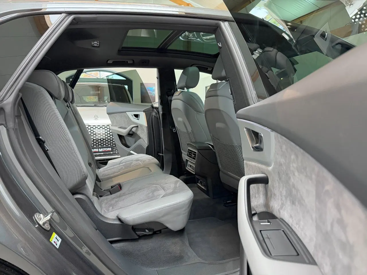 Audi Q8 55 TFSIe quattro, Bild 13 von 40