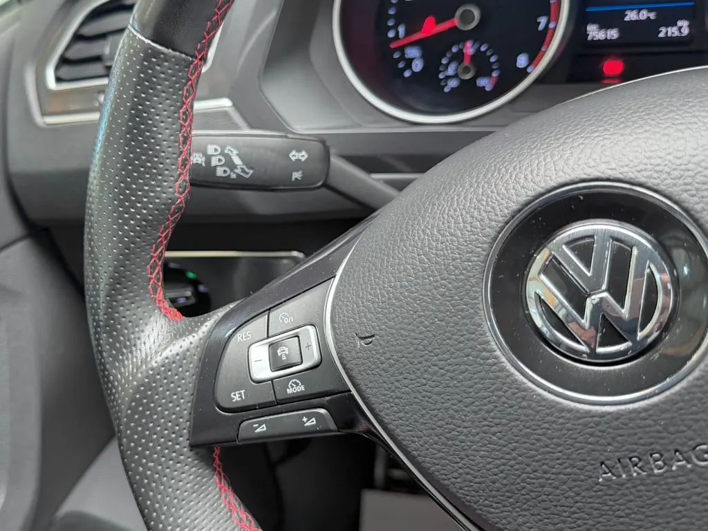 Volkswagen Tiguan 1.4 TSI BMT – Bild 13 von 37