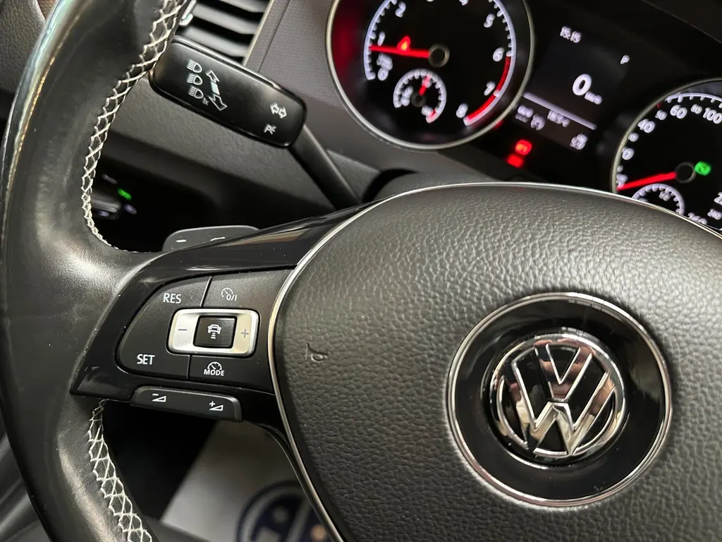 Volkswagen Golf Sportsvan 1.4 TSI BMT – Bild 13 von 30