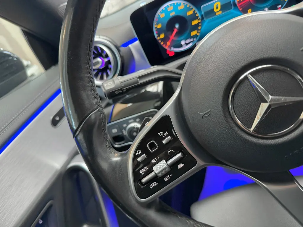 Mercedes-Benz CLA 220 d Coupé – Bild 14 von 36