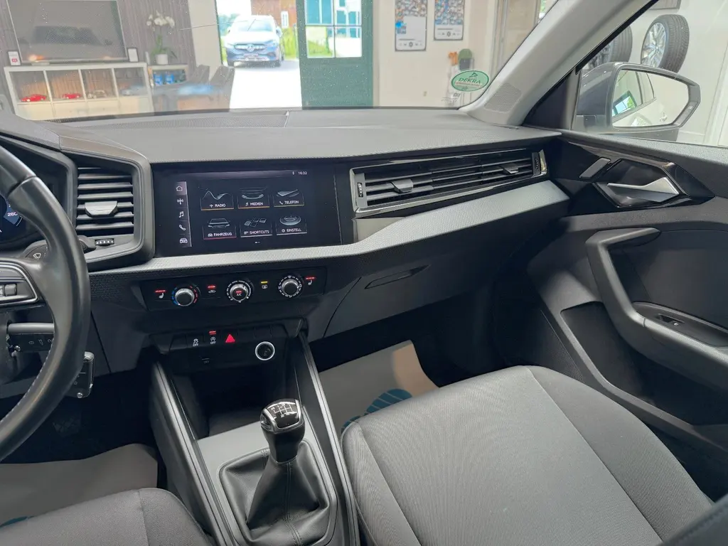 Audi A1 Sportback 30 TFSI – Bild 14 von 31