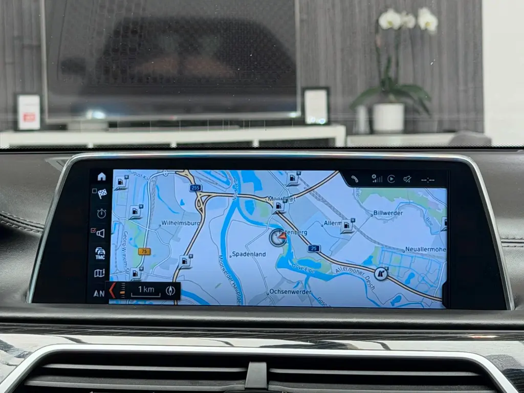BMW 750i – Bild 15 von 37