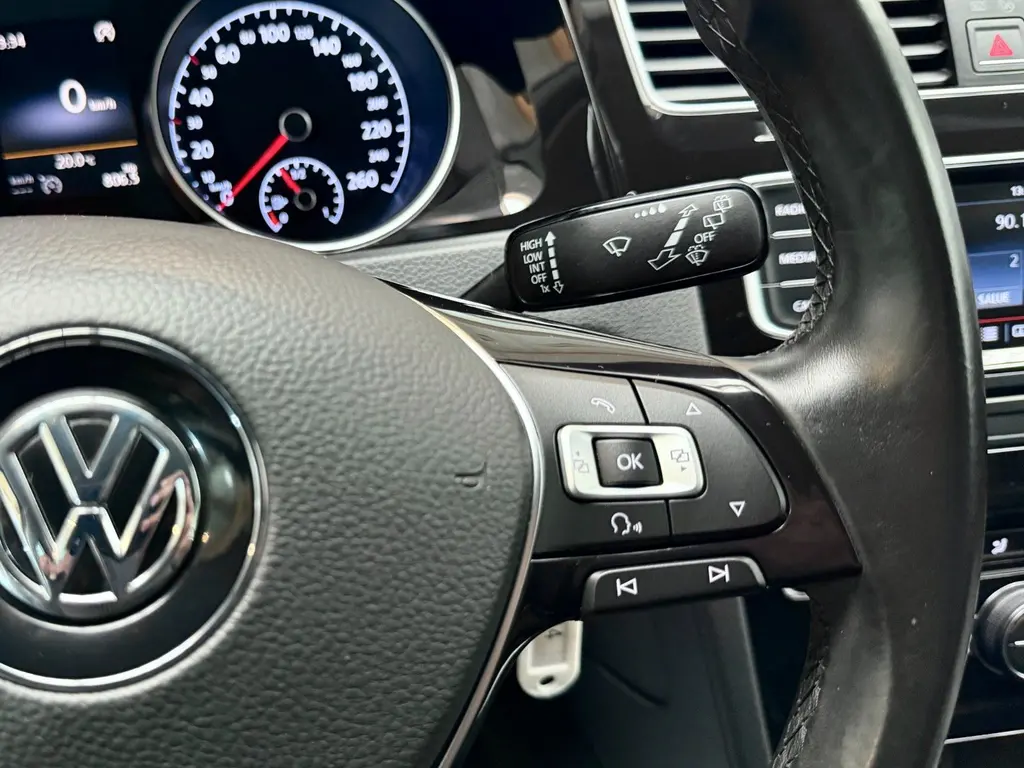 Volkswagen Golf Lim. 2.0 TDI BMT – Bild 15 von 34