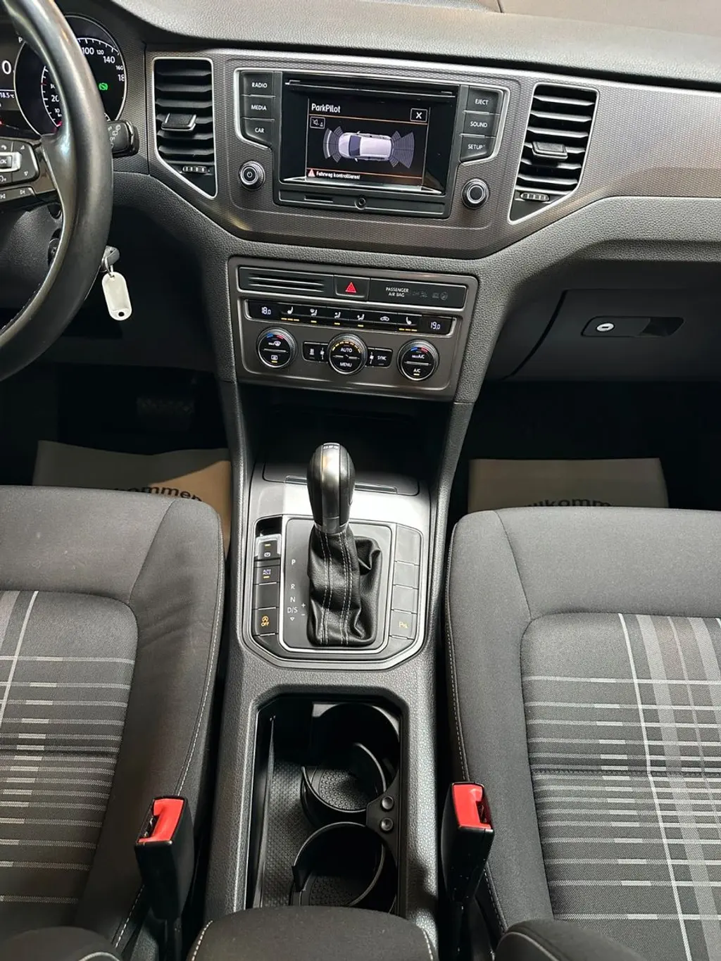 Volkswagen Golf Sportsvan 1.4 TSI BMT – Bild 15 von 30