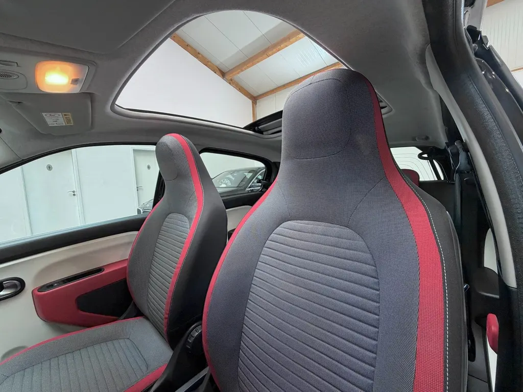 Renault Twingo 0.9 Benzin – Bild 16 von 26