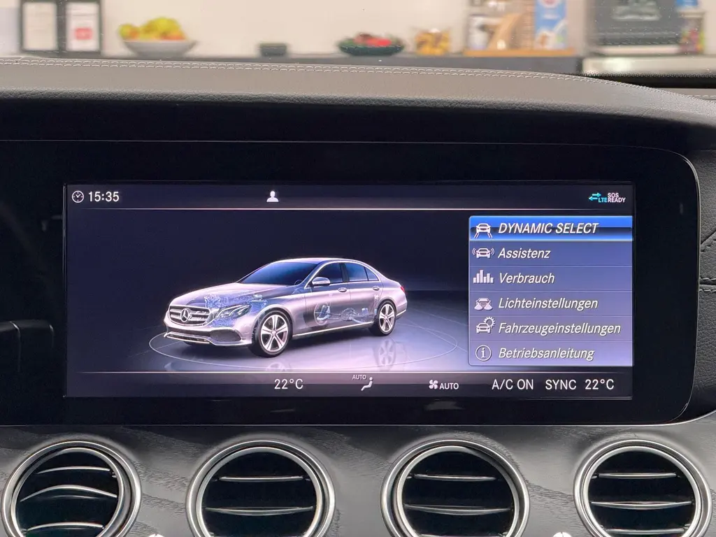 Mercedes-Benz E 220 d 4Matic – Bild 16 von 39