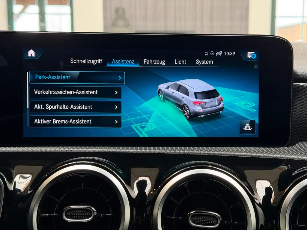 Mercedes-Benz A 200d – Bild 16 von 36