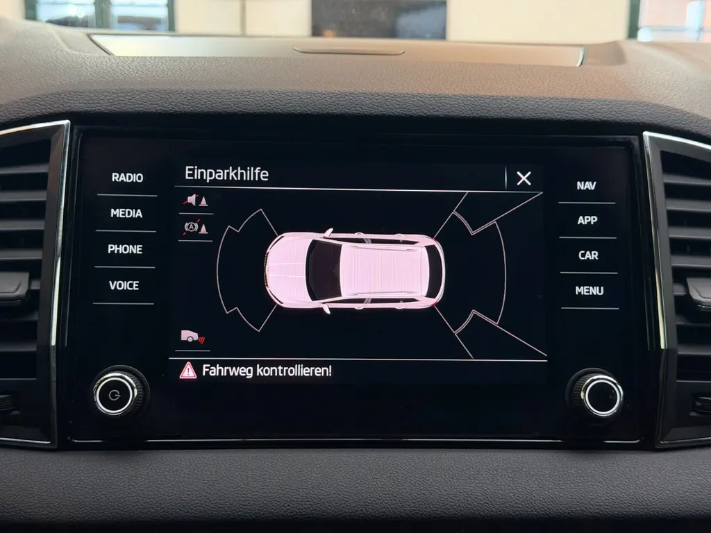 Skoda Karoq 2.0 TDI SCR – Bild 17 von 37