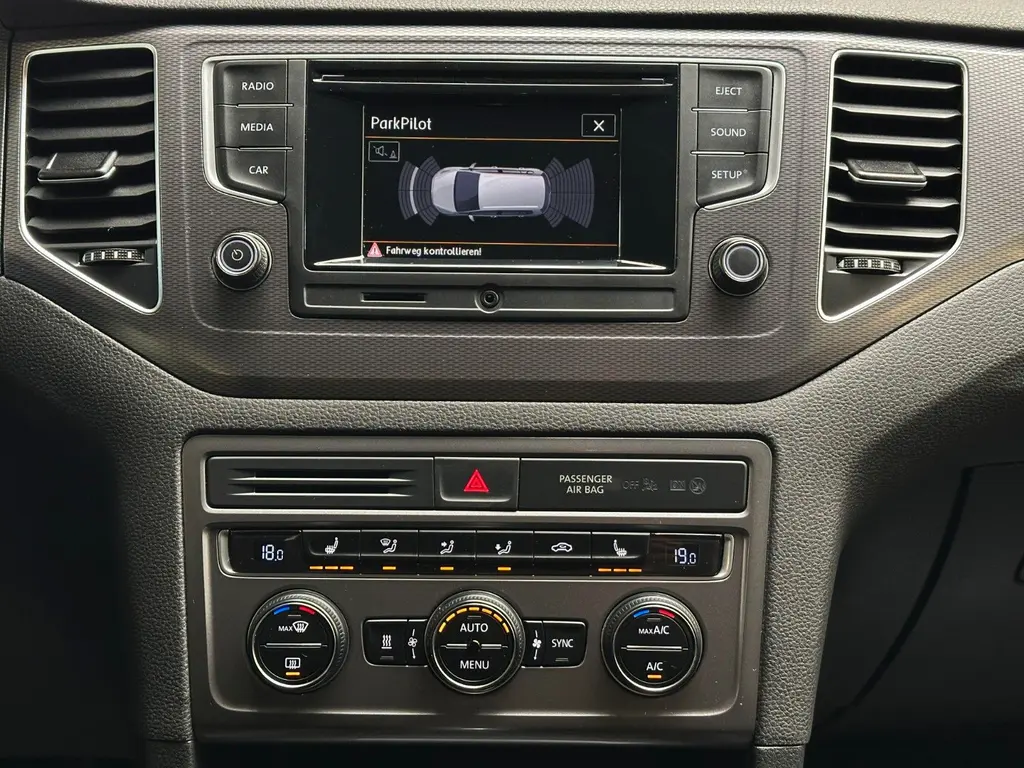 Volkswagen Golf Sportsvan 1.4 TSI BMT – Bild 17 von 30
