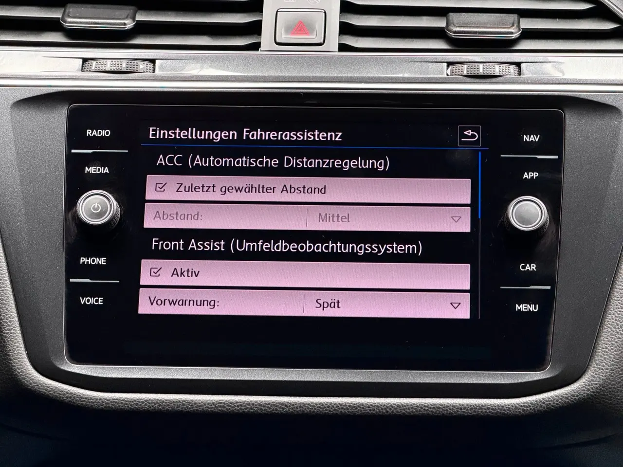 Volkswagen Tiguan Allspace 2.0 TDI 4Motion, Bild 17 von 39