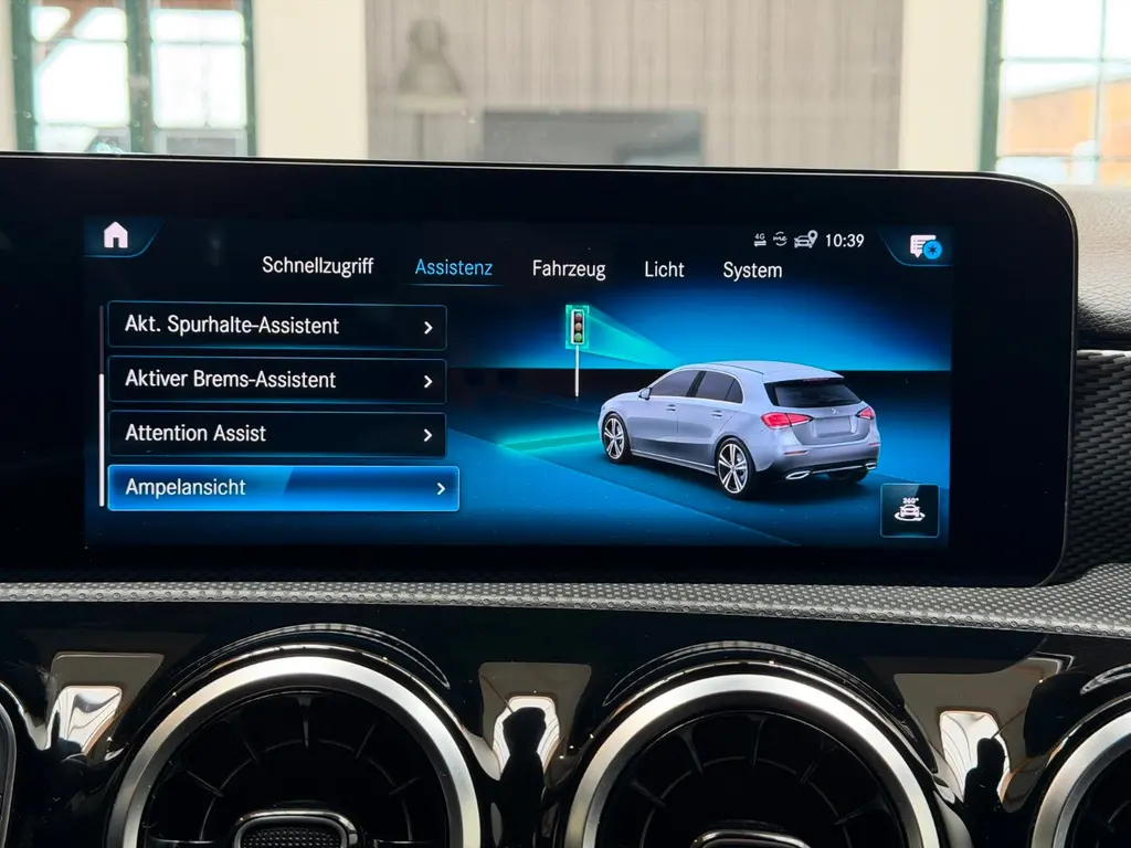Mercedes-Benz A 200d – Bild 17 von 36