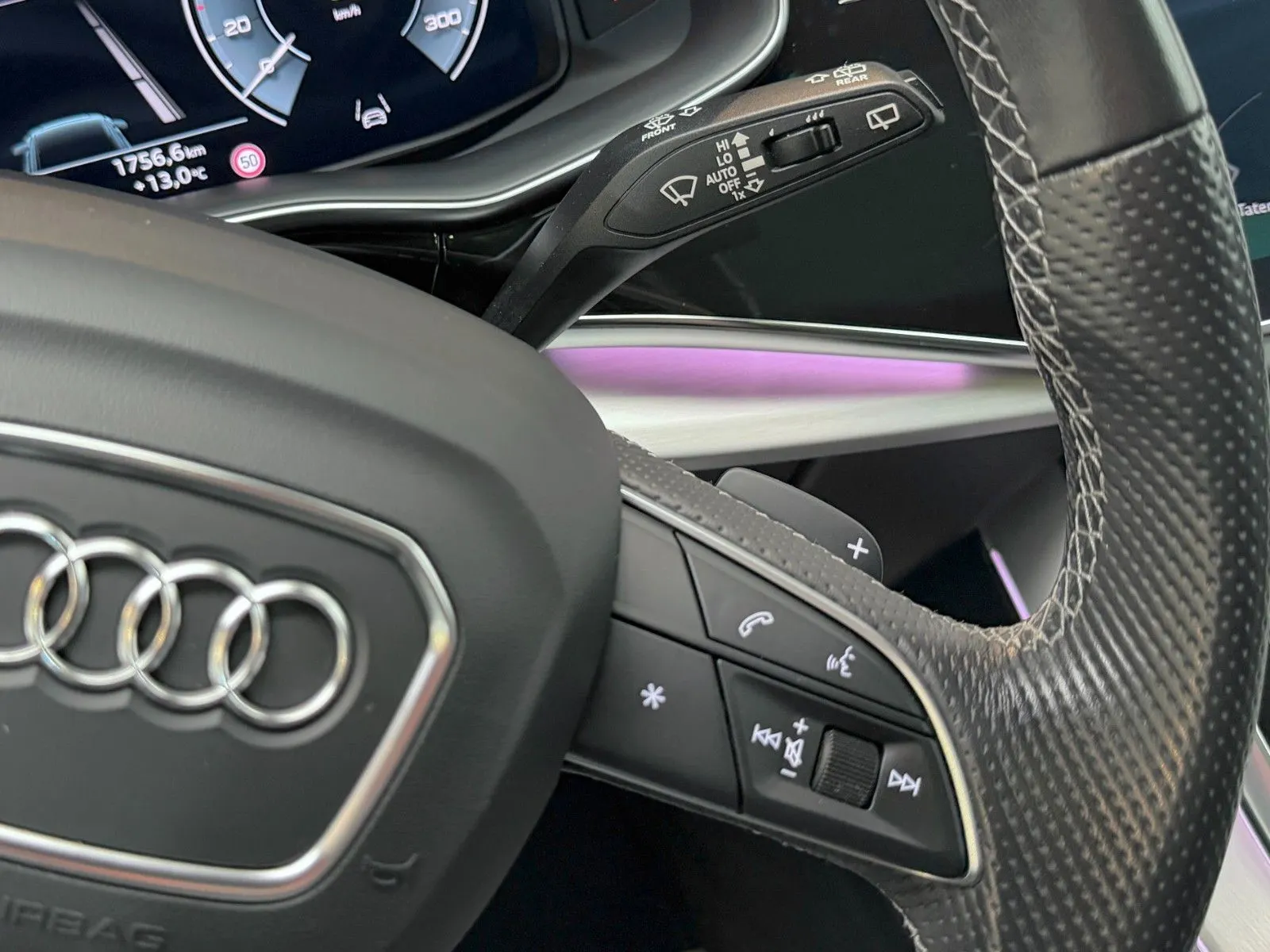 Audi Q8 55 TFSIe quattro, Bild 17 von 40