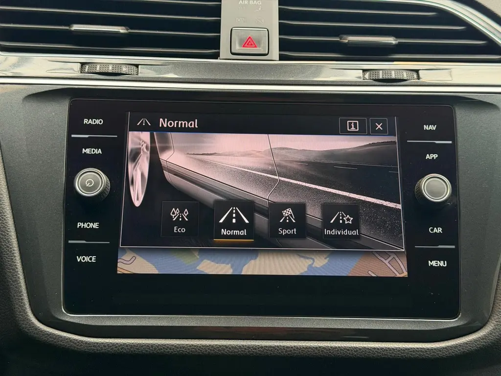 Volkswagen Tiguan 2.0 TDI BMT 4MOTION – Bild 18 von 40