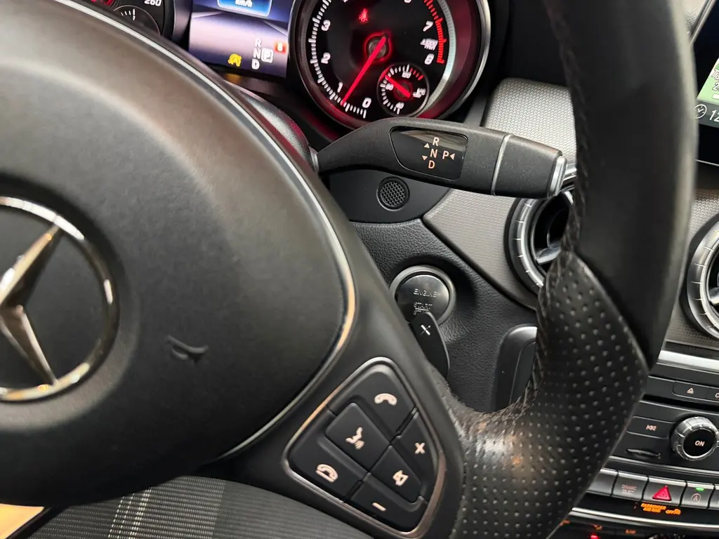 Mercedes-Benz CLA 180 CGI Shooting Brake – Bild 18 von 30