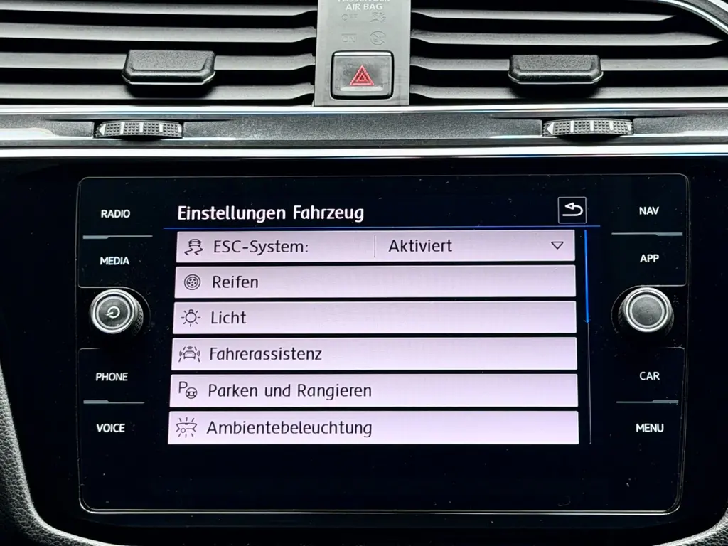 Volkswagen Tiguan 1.4 TSI BMT – Bild 18 von 37
